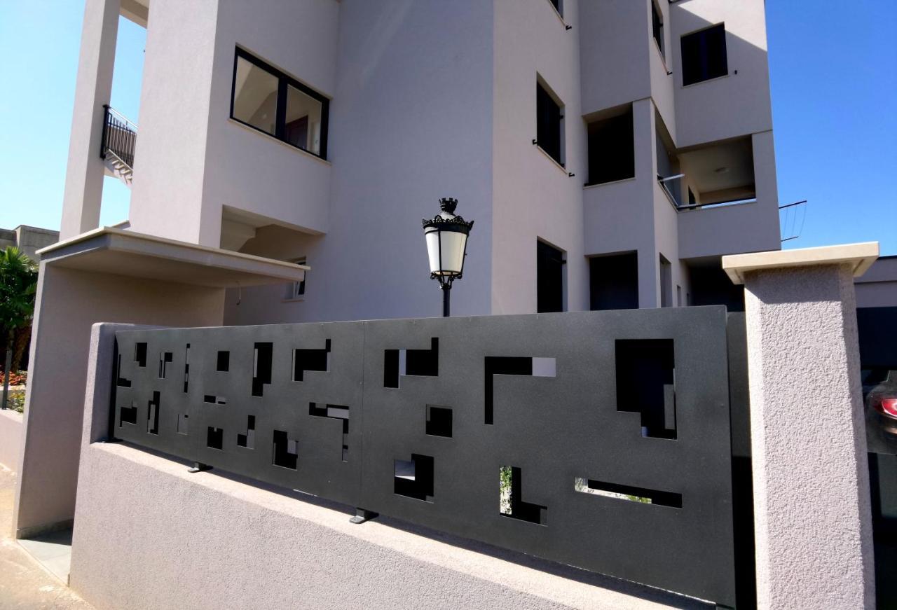 Stay In The Very Heart Of Porec - 50M To The Beach Exterior foto